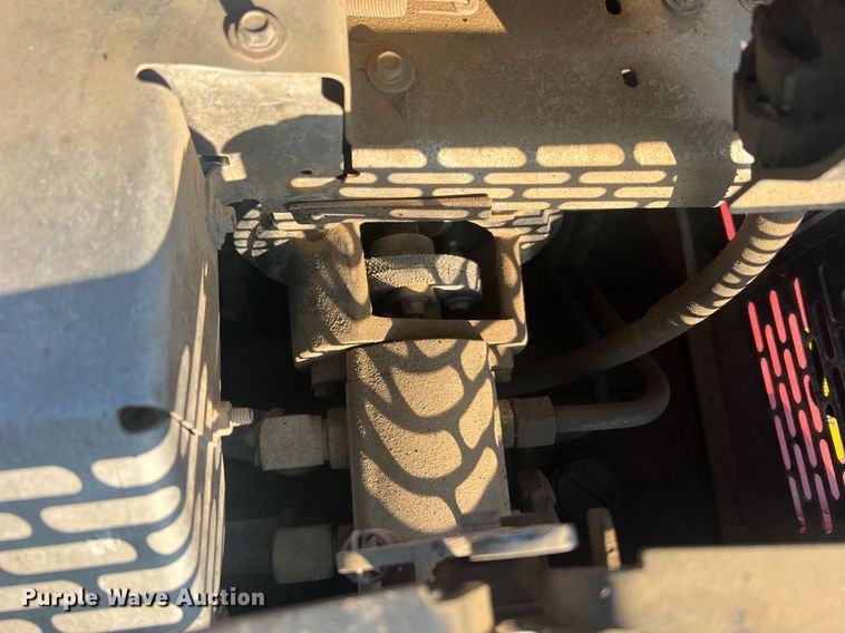 image for item II9211 2007 Toro Dingo TX420  compact utility loader