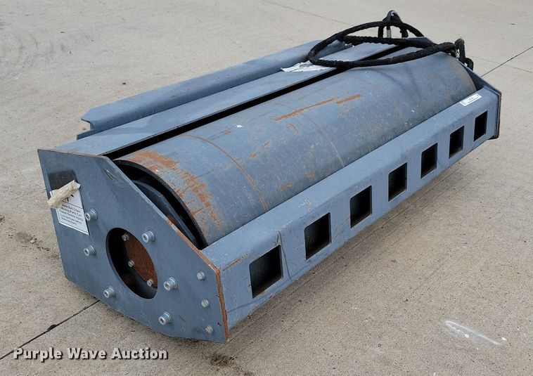 image for item JO9196 Wolverine  60"W skid steer vibratory roller
