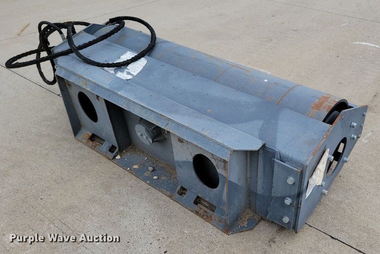 image for item JO9196 Wolverine  60"W skid steer vibratory roller