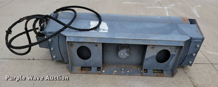 image for item JO9196 Wolverine  60"W skid steer vibratory roller