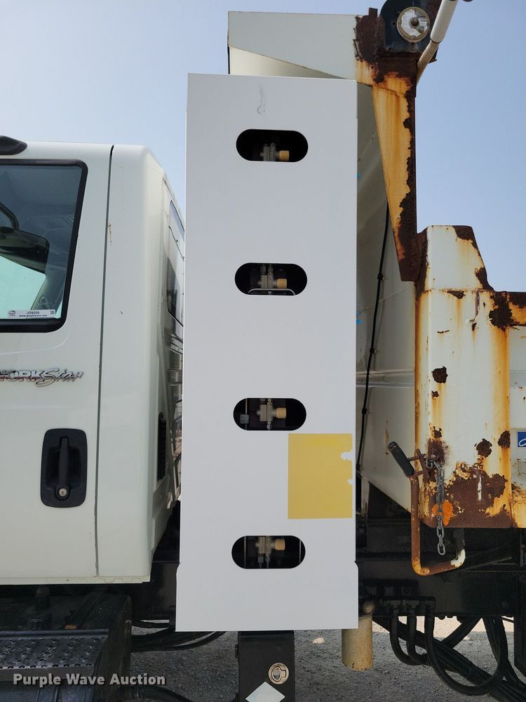 image for item JO9209 2009 International WorkStar 7300  dump truck