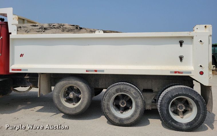 image for item JO9211 1991 International F2554  dump truck