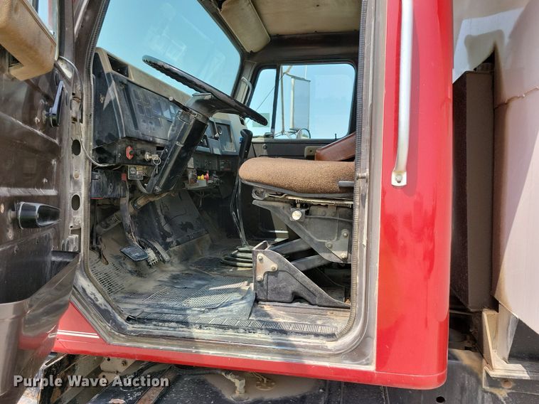 image for item JO9211 1991 International F2554  dump truck