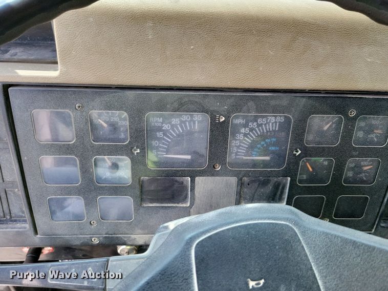 image for item JO9211 1991 International F2554  dump truck