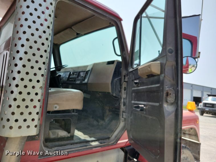 image for item JO9211 1991 International F2554  dump truck