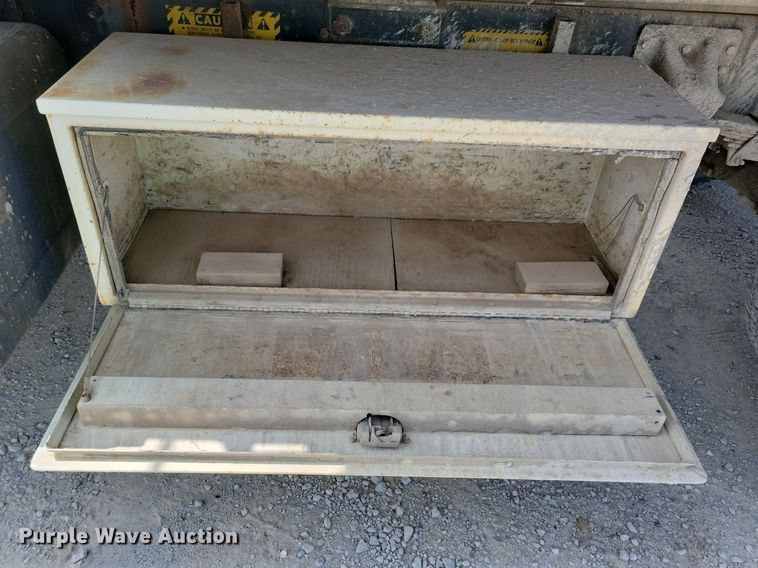 image for item JO9212 1990 GMC TopKick  dump truck