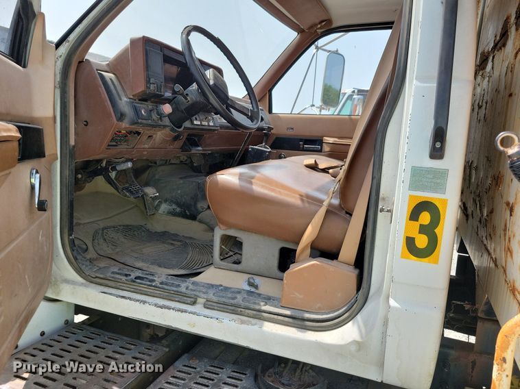 image for item JO9212 1990 GMC TopKick  dump truck