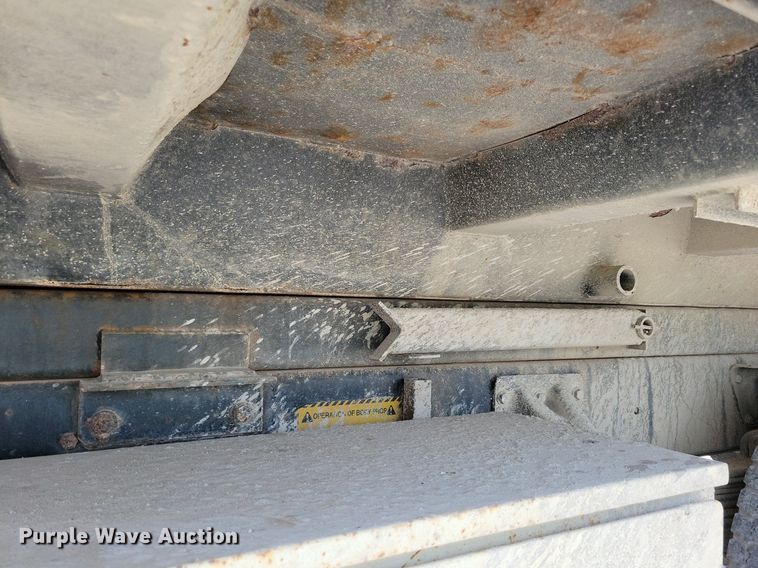 image for item JO9212 1990 GMC TopKick  dump truck