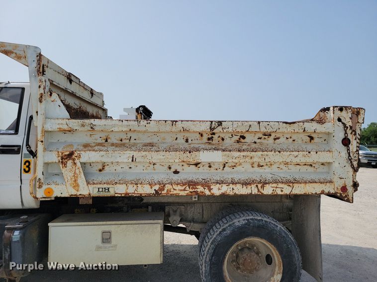 image for item JO9212 1990 GMC TopKick  dump truck