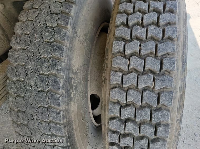 image for item JO9212 1990 GMC TopKick  dump truck