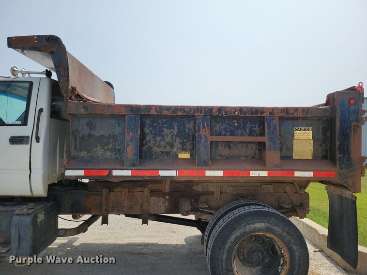 image for item JO9213 2000 GMC C8500  dump truck