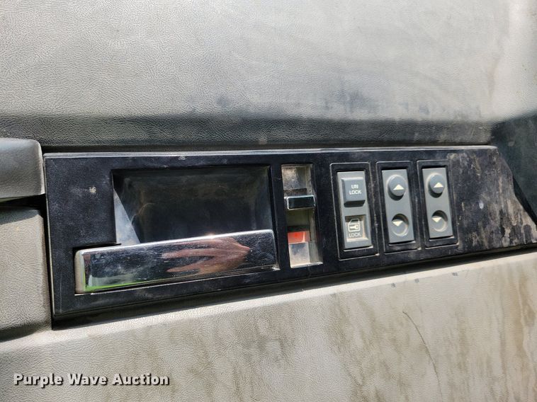 image for item JO9213 2000 GMC C8500  dump truck