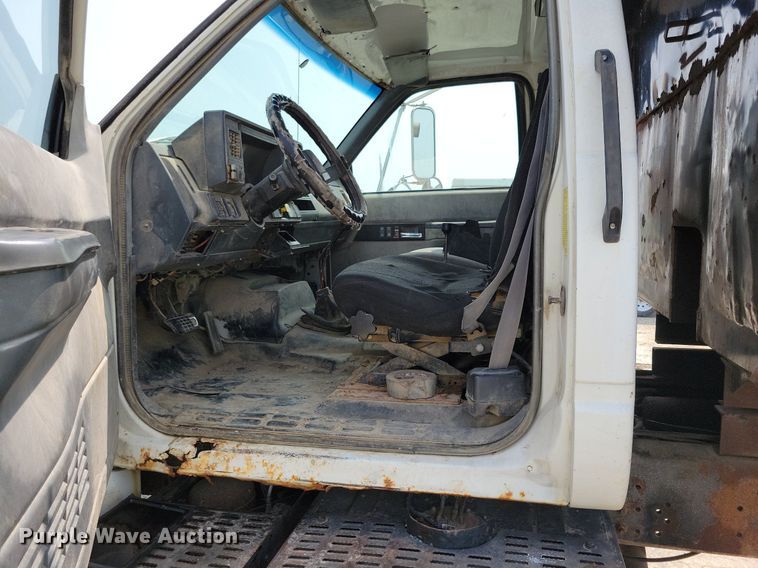 image for item JO9213 2000 GMC C8500  dump truck