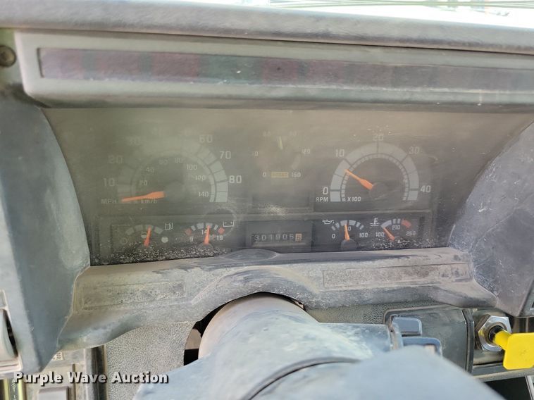 image for item JO9213 2000 GMC C8500  dump truck