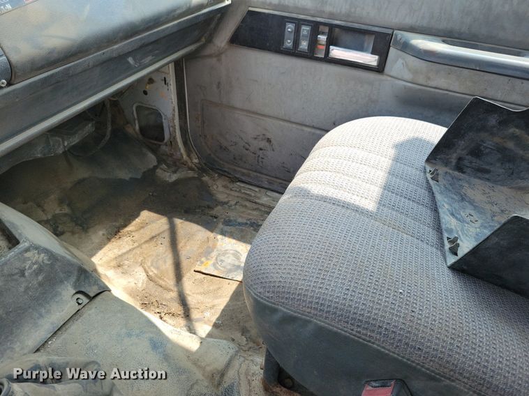 image for item JO9213 2000 GMC C8500  dump truck