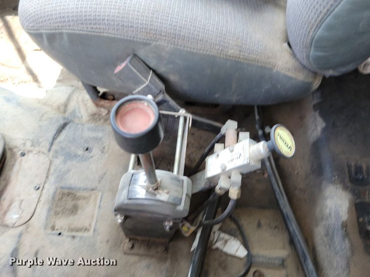 image for item JO9213 2000 GMC C8500  dump truck