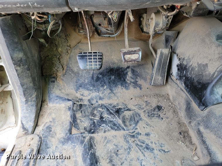 image for item JO9213 2000 GMC C8500  dump truck