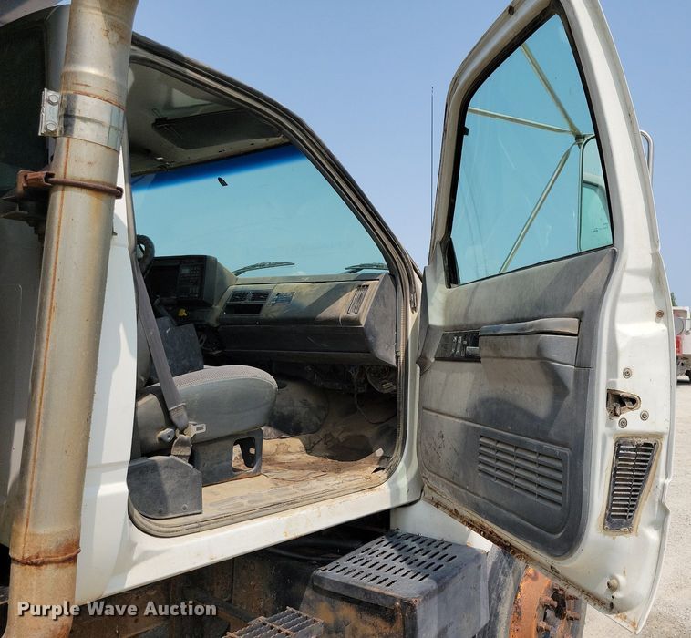 image for item JO9213 2000 GMC C8500  dump truck