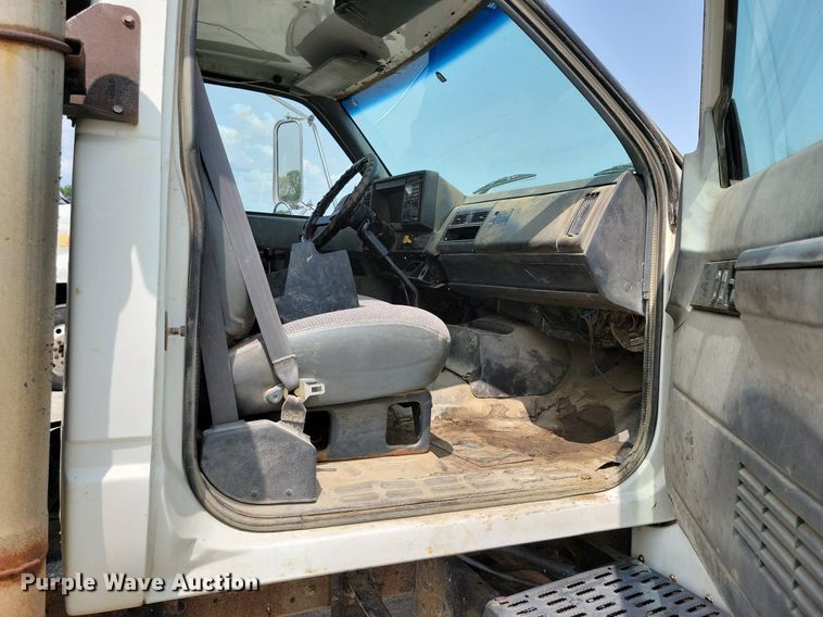 image for item JO9213 2000 GMC C8500  dump truck