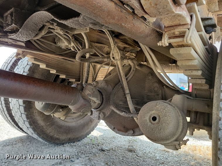 image for item JO9213 2000 GMC C8500  dump truck