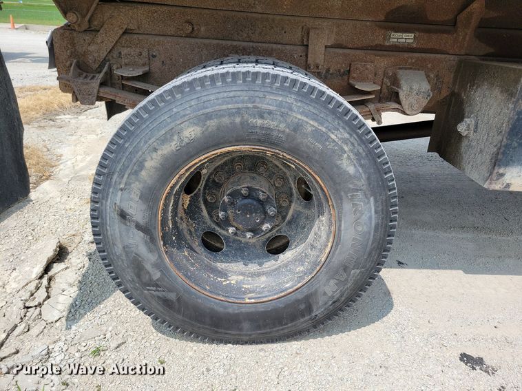 image for item JO9213 2000 GMC C8500  dump truck