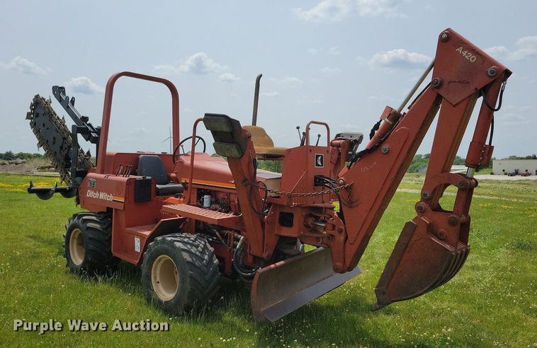 image for item JO9214 2001 Ditch Witch 5110  trencher