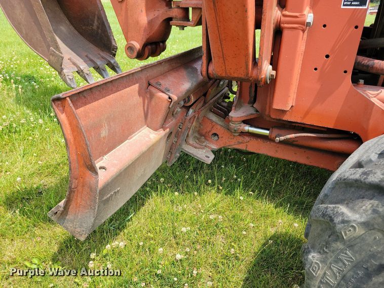 image for item JO9214 2001 Ditch Witch 5110  trencher