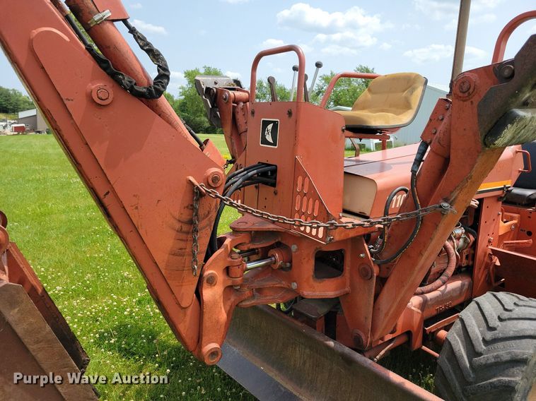 image for item JO9214 2001 Ditch Witch 5110  trencher
