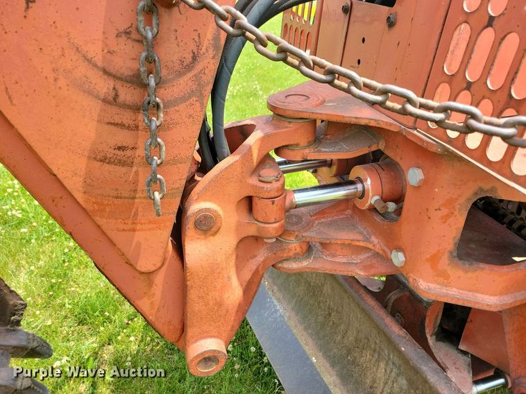 image for item JO9214 2001 Ditch Witch 5110  trencher