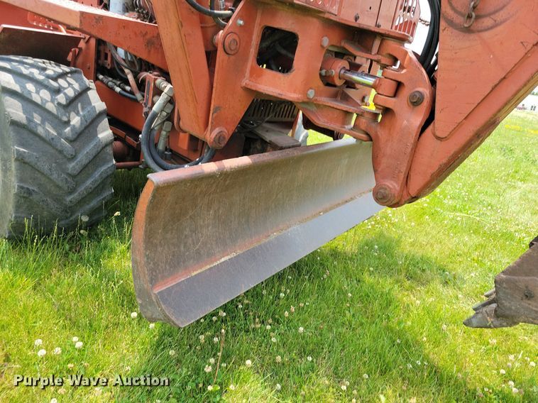 image for item JO9214 2001 Ditch Witch 5110  trencher