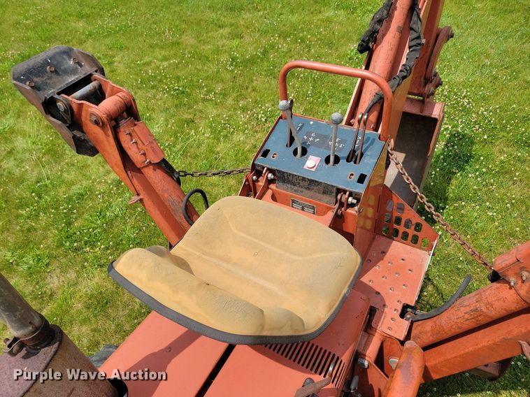 image for item JO9214 2001 Ditch Witch 5110  trencher
