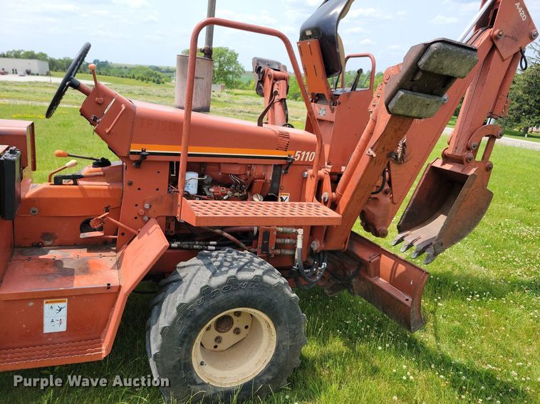 image for item JO9214 2001 Ditch Witch 5110  trencher