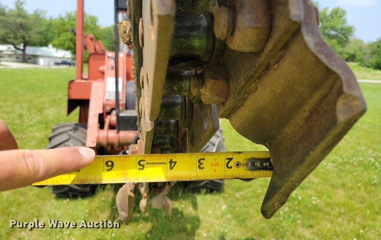 image for item JO9214 2001 Ditch Witch 5110  trencher