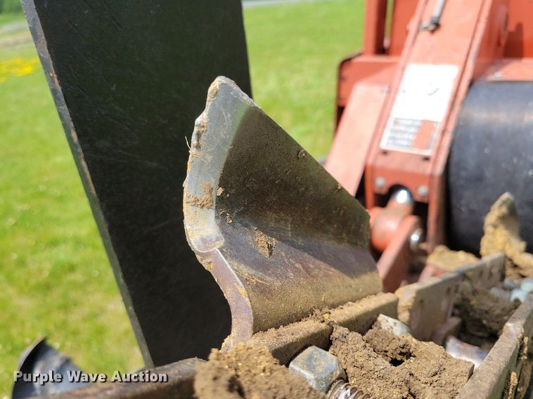 image for item JO9214 2001 Ditch Witch 5110  trencher
