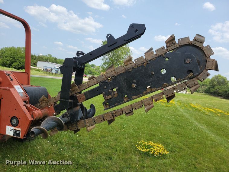 image for item JO9214 2001 Ditch Witch 5110  trencher