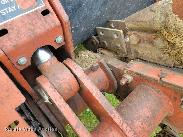 image for item JO9214 2001 Ditch Witch 5110  trencher