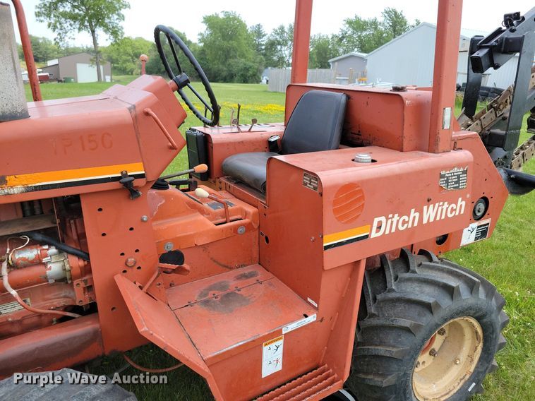 image for item JO9214 2001 Ditch Witch 5110  trencher