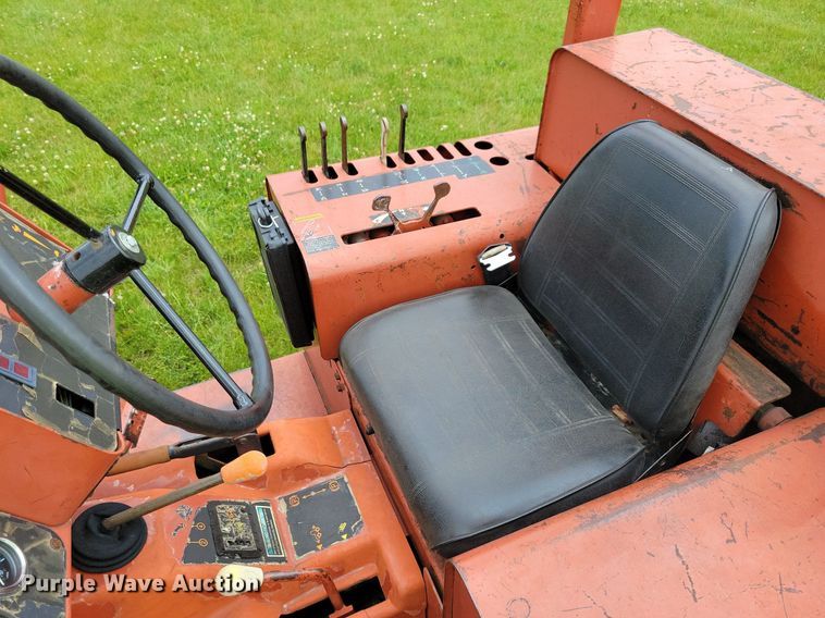 image for item JO9214 2001 Ditch Witch 5110  trencher