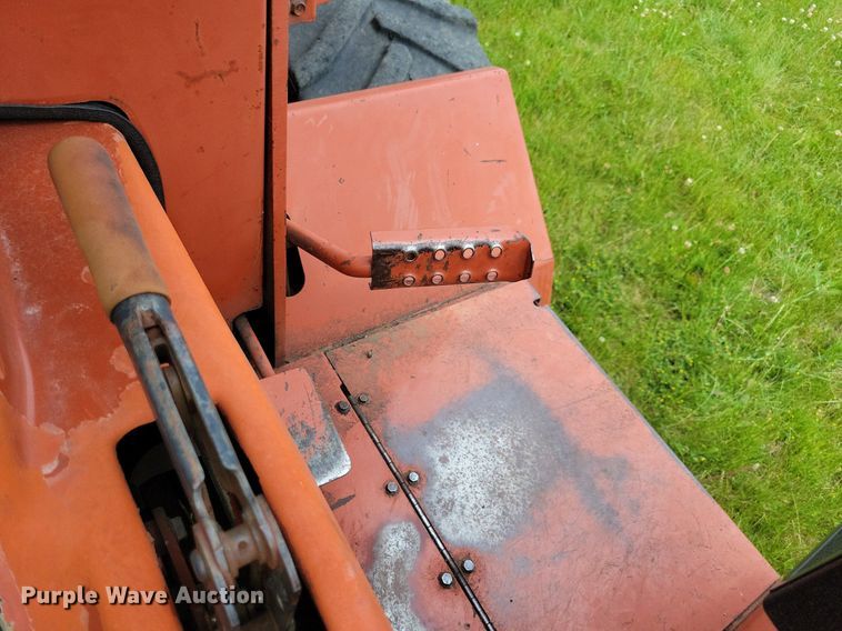 image for item JO9214 2001 Ditch Witch 5110  trencher