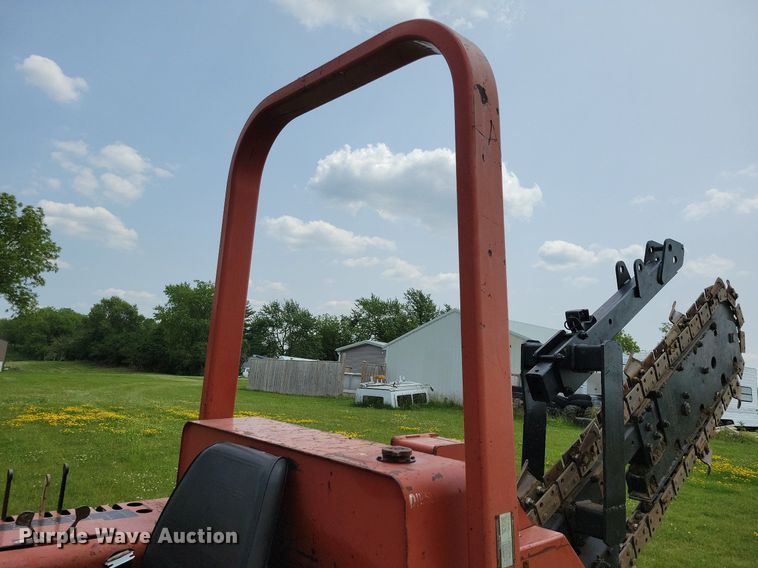 image for item JO9214 2001 Ditch Witch 5110  trencher