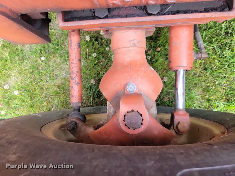 image for item JO9214 2001 Ditch Witch 5110  trencher