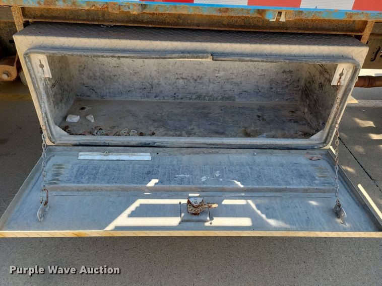 image for item JO9231 2016 Ford F450 Super Duty  flatbed truck