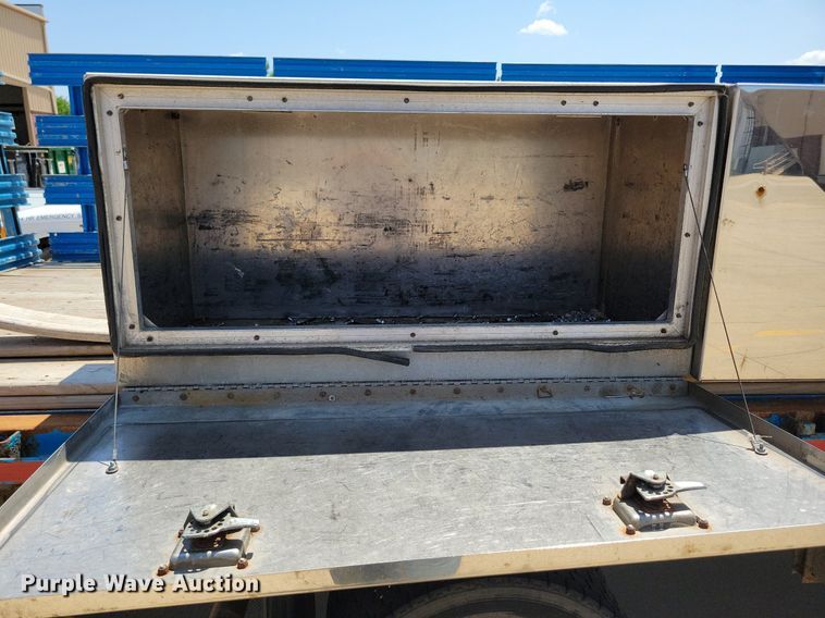 image for item JO9231 2016 Ford F450 Super Duty  flatbed truck