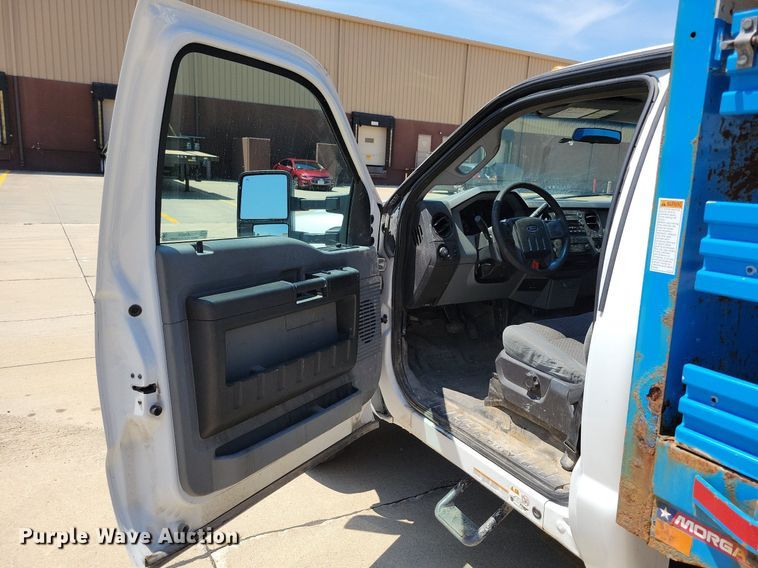 image for item JO9231 2016 Ford F450 Super Duty  flatbed truck