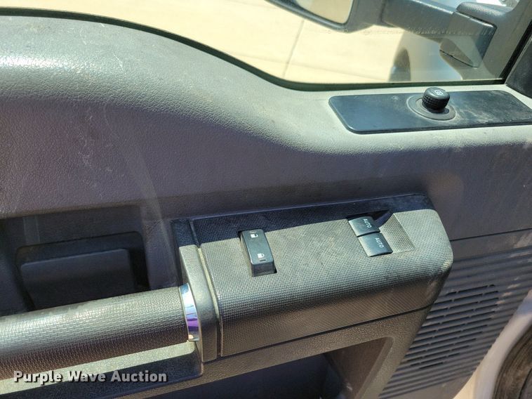 image for item JO9231 2016 Ford F450 Super Duty  flatbed truck