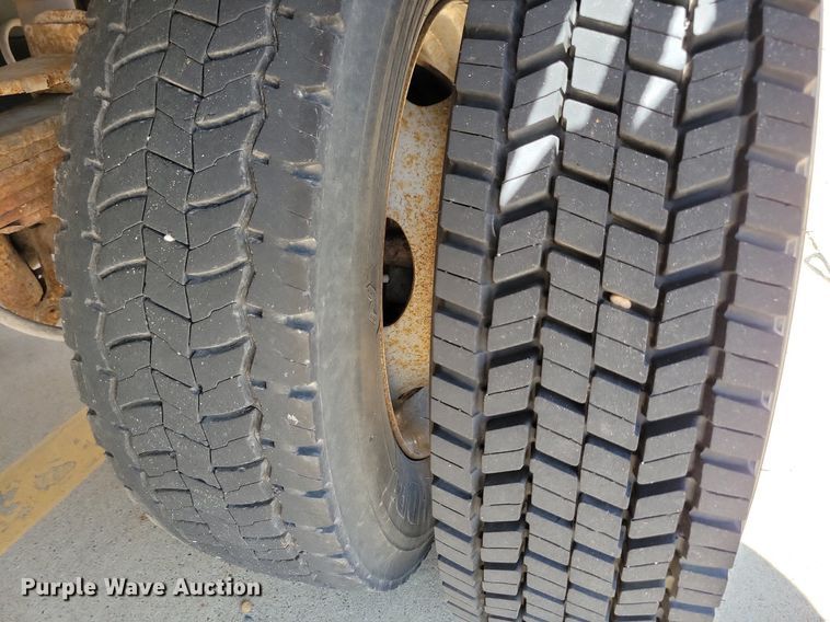 image for item JO9231 2016 Ford F450 Super Duty  flatbed truck