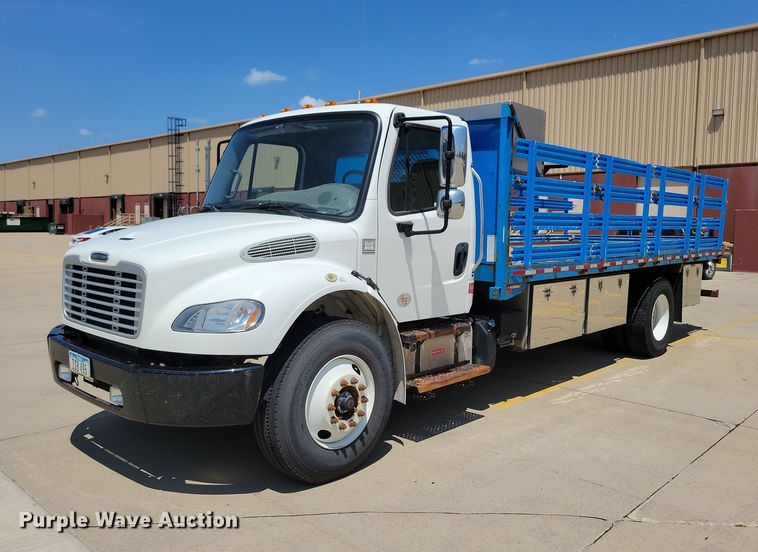 image for item JO9233 2018 Freightliner Business Class M2  flatbed truck