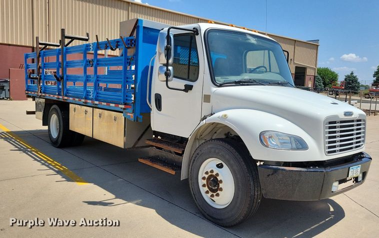 image for item JO9233 2018 Freightliner Business Class M2  flatbed truck