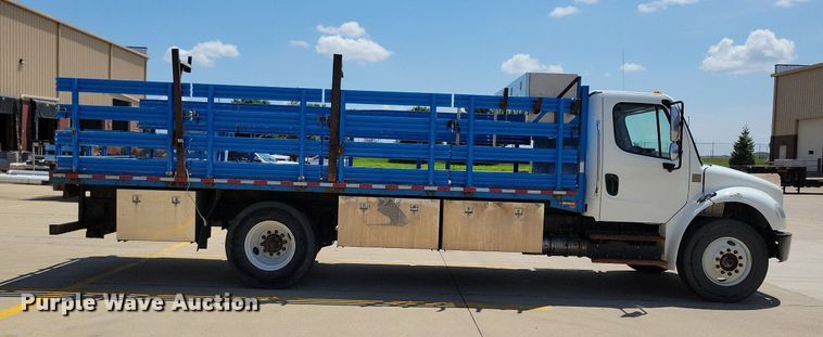 image for item JO9233 2018 Freightliner Business Class M2  flatbed truck