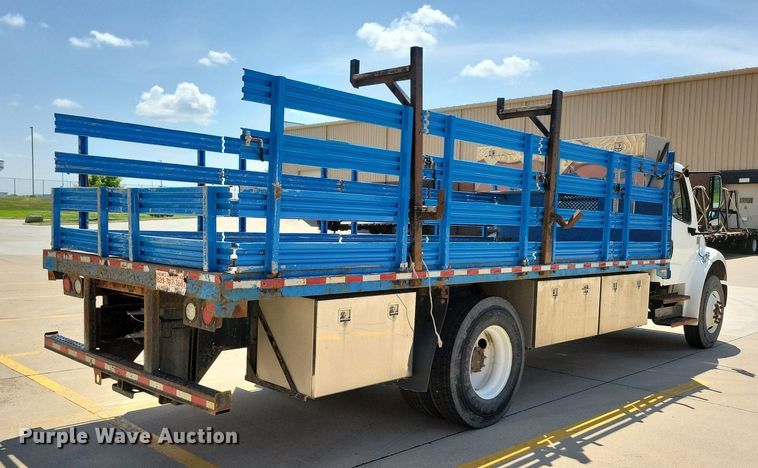 image for item JO9233 2018 Freightliner Business Class M2  flatbed truck